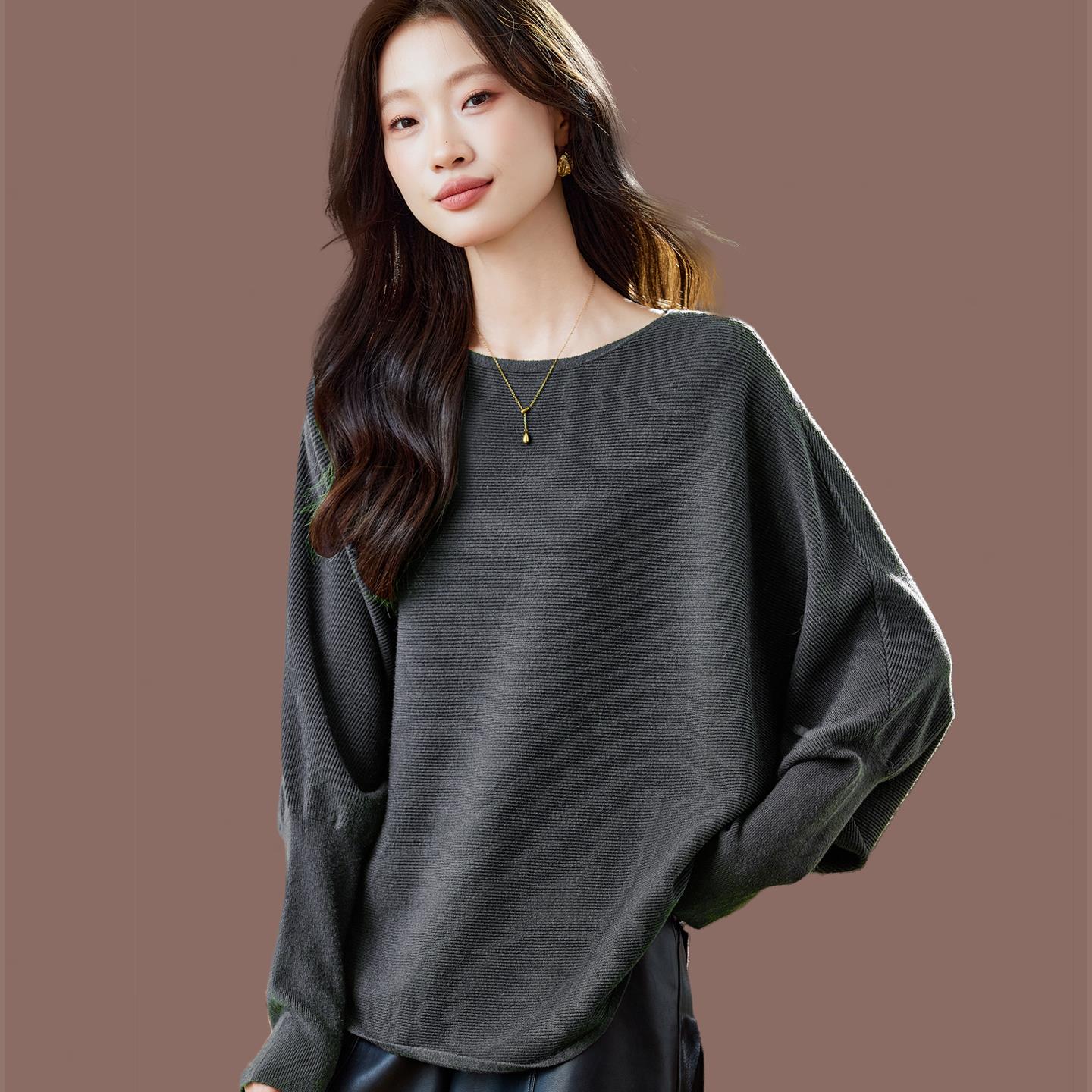 蝙蝠袖宽松上衣套头毛衣女外穿2025新款羊毛针织一字肩时尚打底衫 - 图0