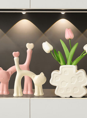 轻奢现代艺术爱心猫咪陶瓷花瓶摆件客厅电视柜插花花器家居装饰品