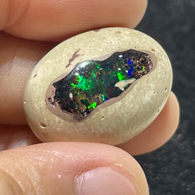 天然墨西哥围岩欧泊强变彩铁欧泊裸石吊坠戒面蛋面珠宝定制