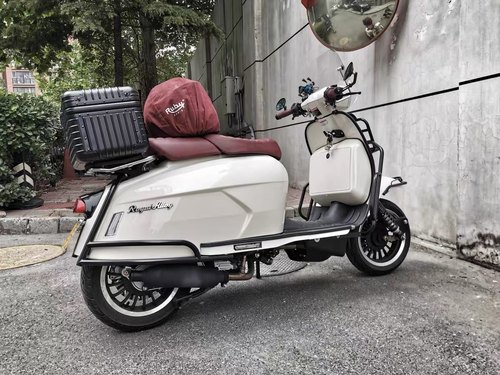 摩托车通用后尾箱 塑合金尾箱 vespa150 轻量化 九号小牛后备箱 - 图1