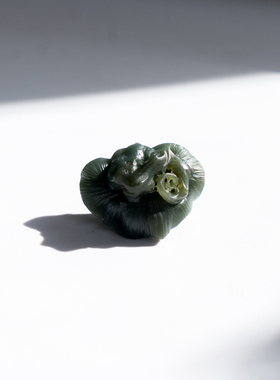 雕件青玉事事如意男女