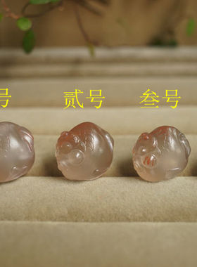 南红雕刻天然细腻吊坠