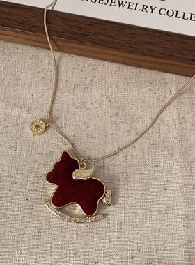 Willa｜马上好运红色丝绒排钻小马项链本命年高级小众设计毛衣链