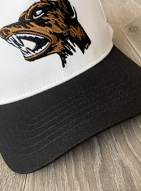 TUFF CROWD Dog 狗头刺绣log fitted hat 男女休闲运动棒球帽子