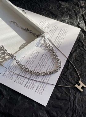 H字母项链男潮嘻哈不掉色双层叠戴设计锁骨链女毛衣链钛钢不掉色