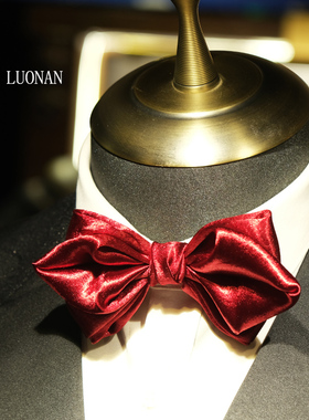 罗楠正红手打尖角领结