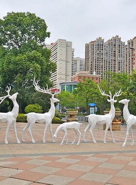 户外玻璃钢抽象几何梅花鹿雕塑小区售楼部草坪园林景观小品装饰