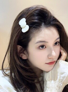 奶白色发夹真的是太百搭啦~miu系千金感刘海碎发侧边夹女一字发夹