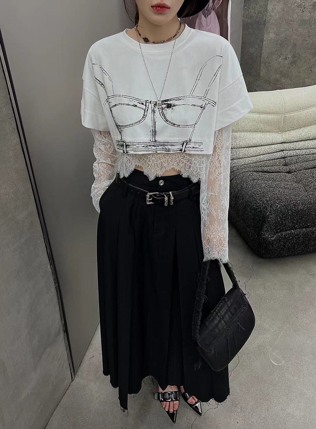 Esu2024春夏新款设计感两件套蕾丝镂空打底衫+印花百搭短款T恤