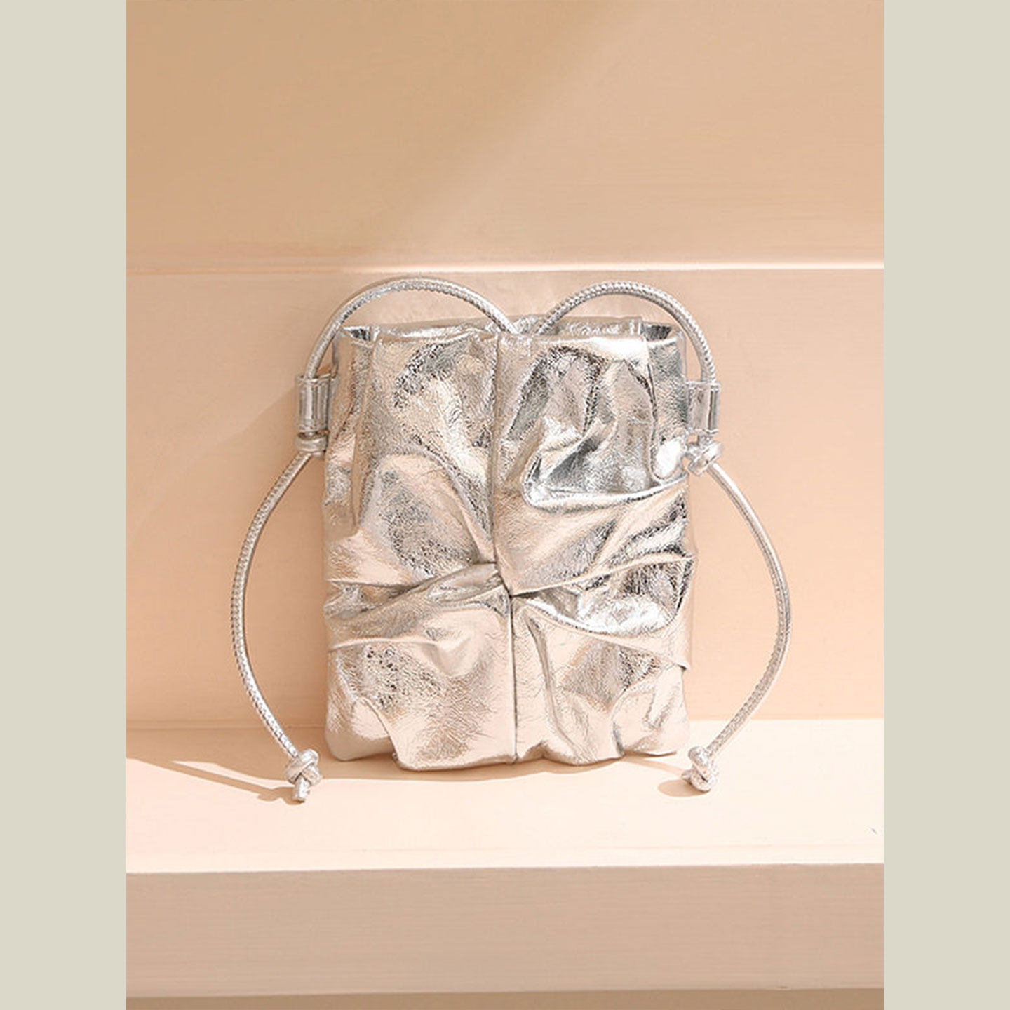 格调studio简约褶皱日光黄软皮包包2026新款斜挎包通勤小众单肩包,淘宝优惠券,粉丝福利购,淘宝优惠卷