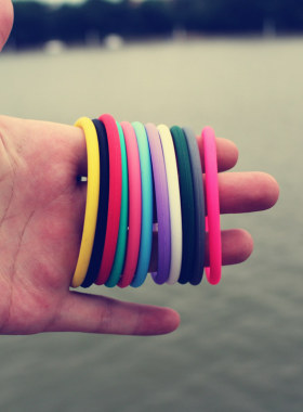 硅胶权志龙佩戴糖果色手环gd同款