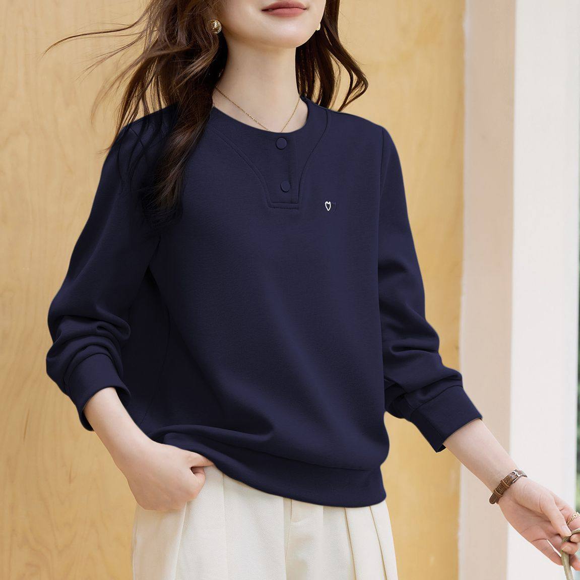 春秋爆款圆领卫衣女2026年新款时尚洋气正肩显瘦无帽套头上衣外套,淘宝优惠券,粉丝福利购,淘宝优惠卷