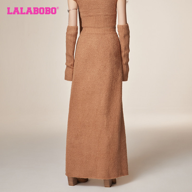LALABOBO早秋新品潮流百搭毛毛开叉H型毛织长半身裙|LBCD-WXZQ24