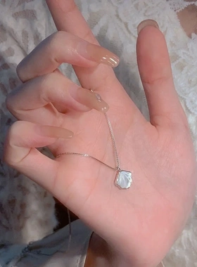 一贝子项链女轻奢小众高级ins设计感网红贝壳锁骨链闺蜜生日礼物