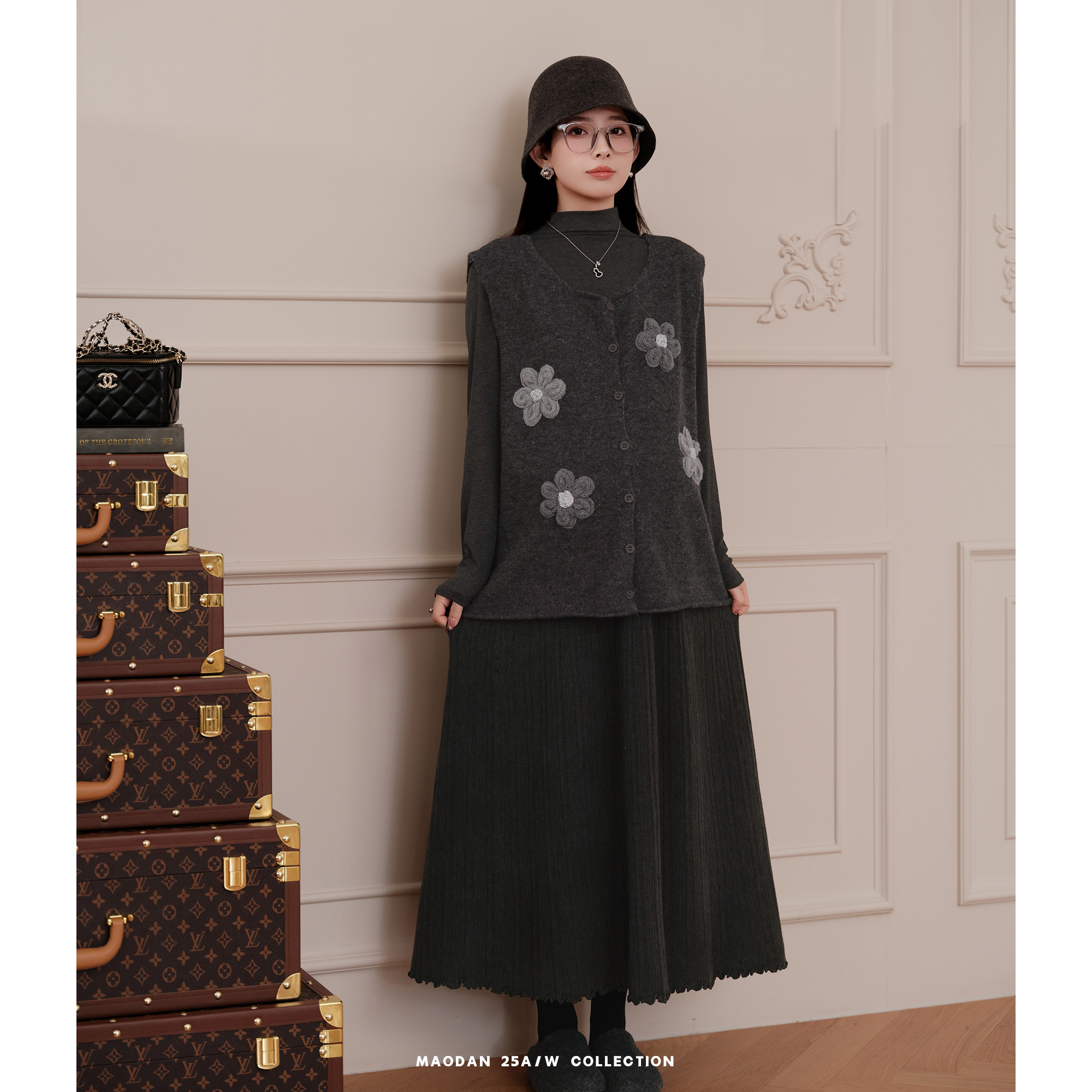 猫单【奥斯花园】娜娜的孕期穿搭孕妇装秋冬新品马甲半身裙三件套 - 图1