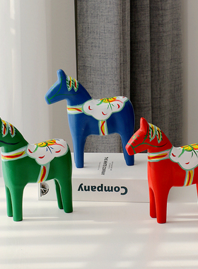 北欧创意小马摆件木质摆件工艺品