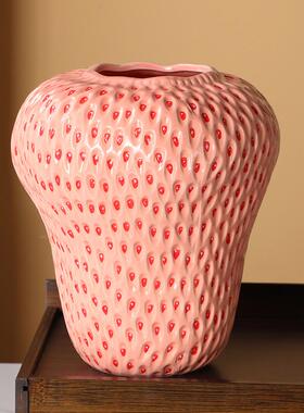 简约现代卡通色陶瓷草莓花瓶北欧ins风插花花器桌面摆件工艺品