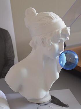 留连橙色吹泡泡女孩雕像北欧客厅艺术人物雕塑摆件高级家居装饰品