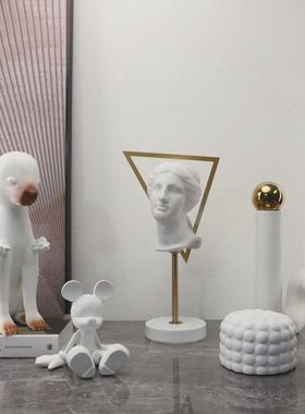 现代简约创意家居支架书房雕塑摆件样板间电视柜人博物架装饰品