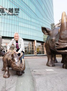 大型铜犀牛雕塑落地摆件园林景观雕塑铜厂家铸铜仿真犀牛雕塑牛