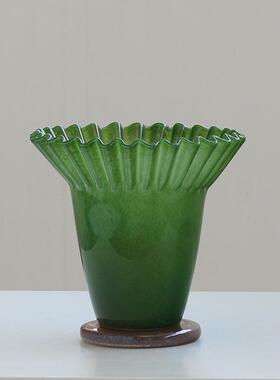 莫兰迪创意大口荷叶边卷口褶皱琉璃花瓶软装家居样板间客厅装饰品