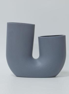 现货北欧创意简约U型条纹陶瓷花瓶花插大口径客厅ins风高颜值摆件