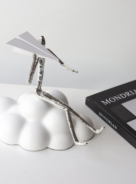 抽象艺术铸铁人物装饰摆饰高级感现代简约别墅样板间名宿软装摆设