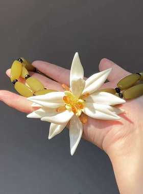 B.treasure复古花朵橄榄绿锁骨链