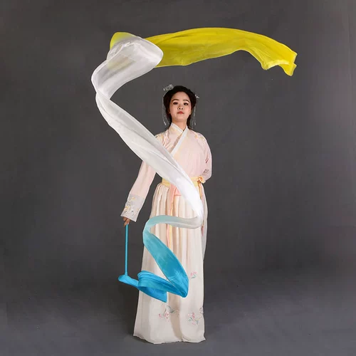 Магазин возвращается, чтобы вернуться к тысячам цветных шелковых танцевальных цветов шелк