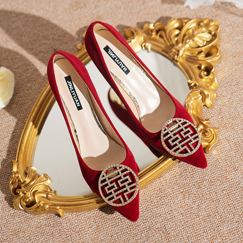 红色婚鞋女新娘鞋秀禾婚纱两穿不累脚中式小众高级感婚宴鞋高跟鞋
