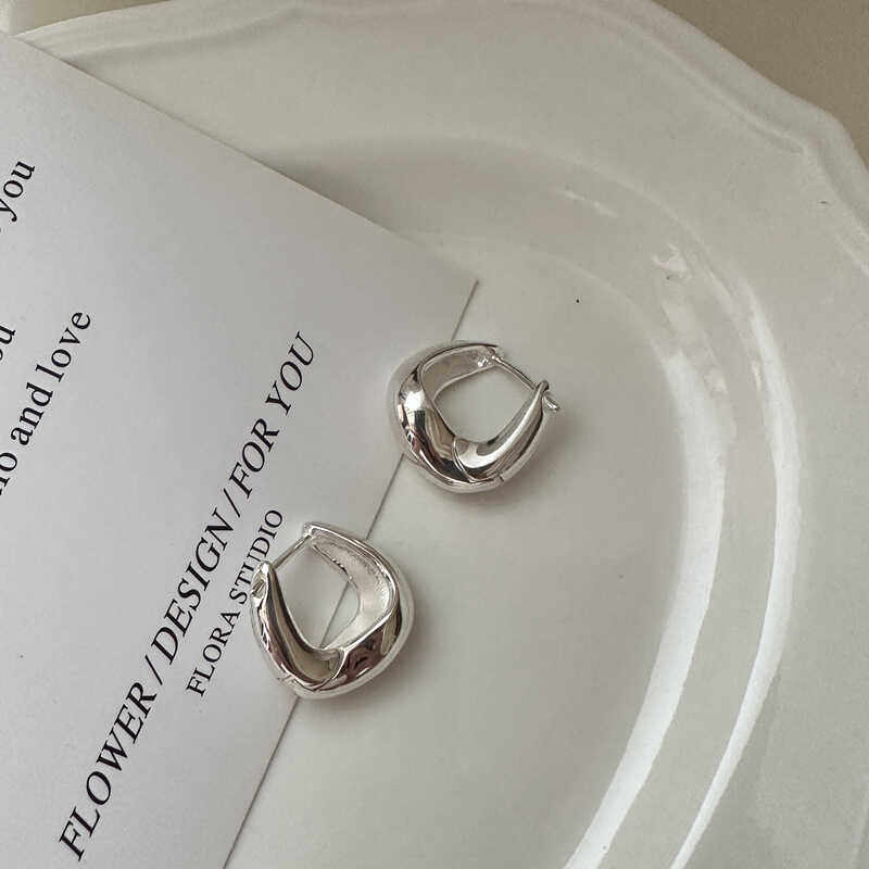 小红书爆款耳扣韩国耳环女纯银耳钉耳扣2024年新款潮轻奢气质耳饰,淘宝优惠券,粉丝福利购,淘宝优惠卷