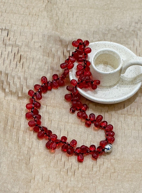 茶棕色玻璃水滴状小石榴锁骨链项链新款安哥拉红颈链磁扣手工编织