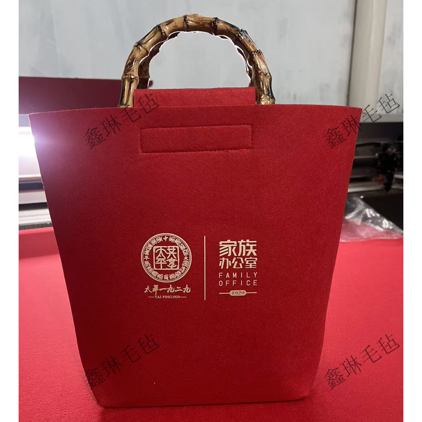 马年新款提福毛毡伴手礼大容量春节包装袋公司logo新年毛毡手提袋,淘宝优惠券,粉丝福利购,淘宝优惠卷