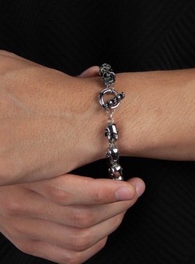 古着骷髅手链男小众中古风夸张嘻哈朋克风暗黑系潮流高级感配饰品