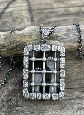 克苏鲁的呼唤周边项链调查员的监狱暗黑系朋克风小众欧美吊坠配饰