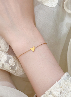 高保色！简约日常镀金小爱心手链细百搭不过时桃心钛钢水洗不掉色
