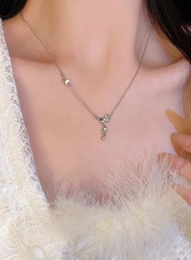 ins风蝴蝶钛钢镶钻锁骨链