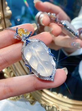 天然冰种白玉髓玛瑙金枝玉叶子吊坠纯银镀金树叶项链轻奢女翡翠设