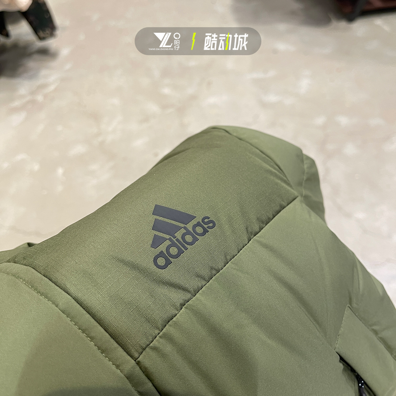 正品ADIDAS阿迪达斯男女户外连帽运动休闲中长款保暖羽绒服HZ2598 - 图2