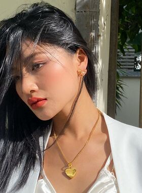 字母爱心项链女轻奢小众设计高级感欧美ins新款金色桃心锁骨链