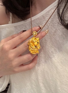 2025年新款爆款沙金镶钻招财马头吊坠女项链立体时尚百搭锁骨项链