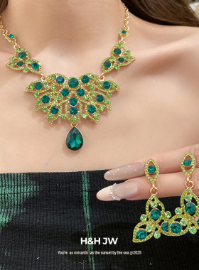 新款镶钻水滴吊坠耳环项链复古宫廷风气质锁骨链轻奢高级感项饰女