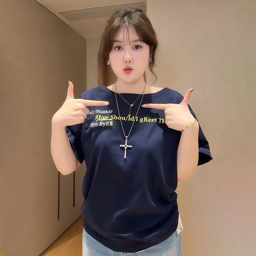 大码女装复古字母斜肩短袖T恤夏季微胖mm设计感小众宽松显瘦上衣 - 图0