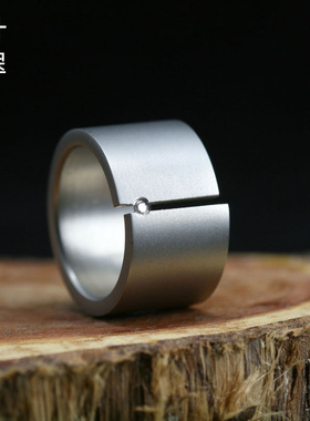 CUT切割镶嵌宝石钛钢戒指