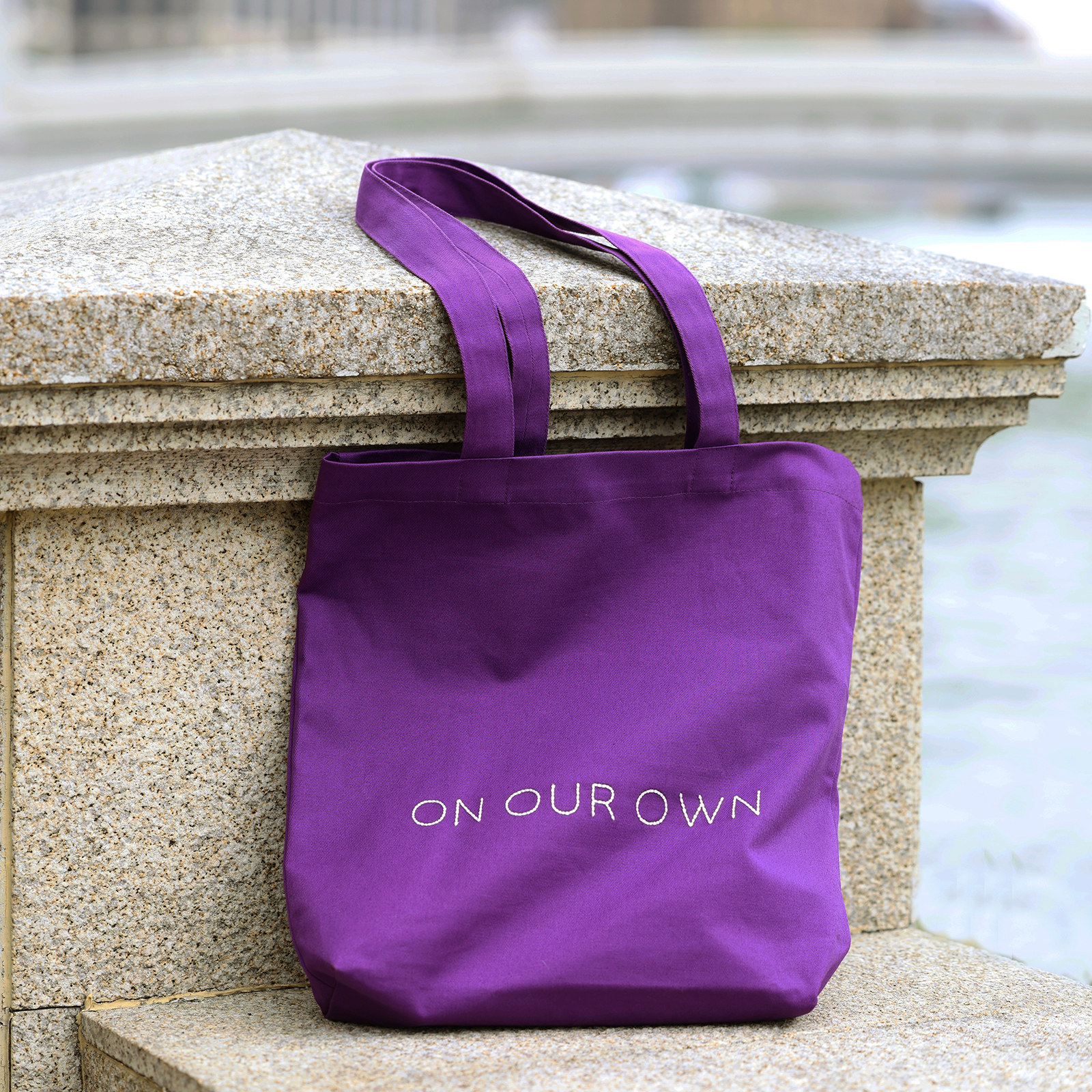 On Our Own原创 桔梗紫樱桃红纱卡棉刺绣托特包 精致帆布包袋百搭,淘宝优惠券,粉丝福利购,淘宝优惠卷