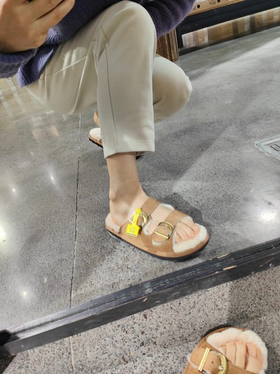 Yellow Earth retro special offer autumn and winter sheep fur integrated double buckle fur drag comfortable outside women's slippers 61