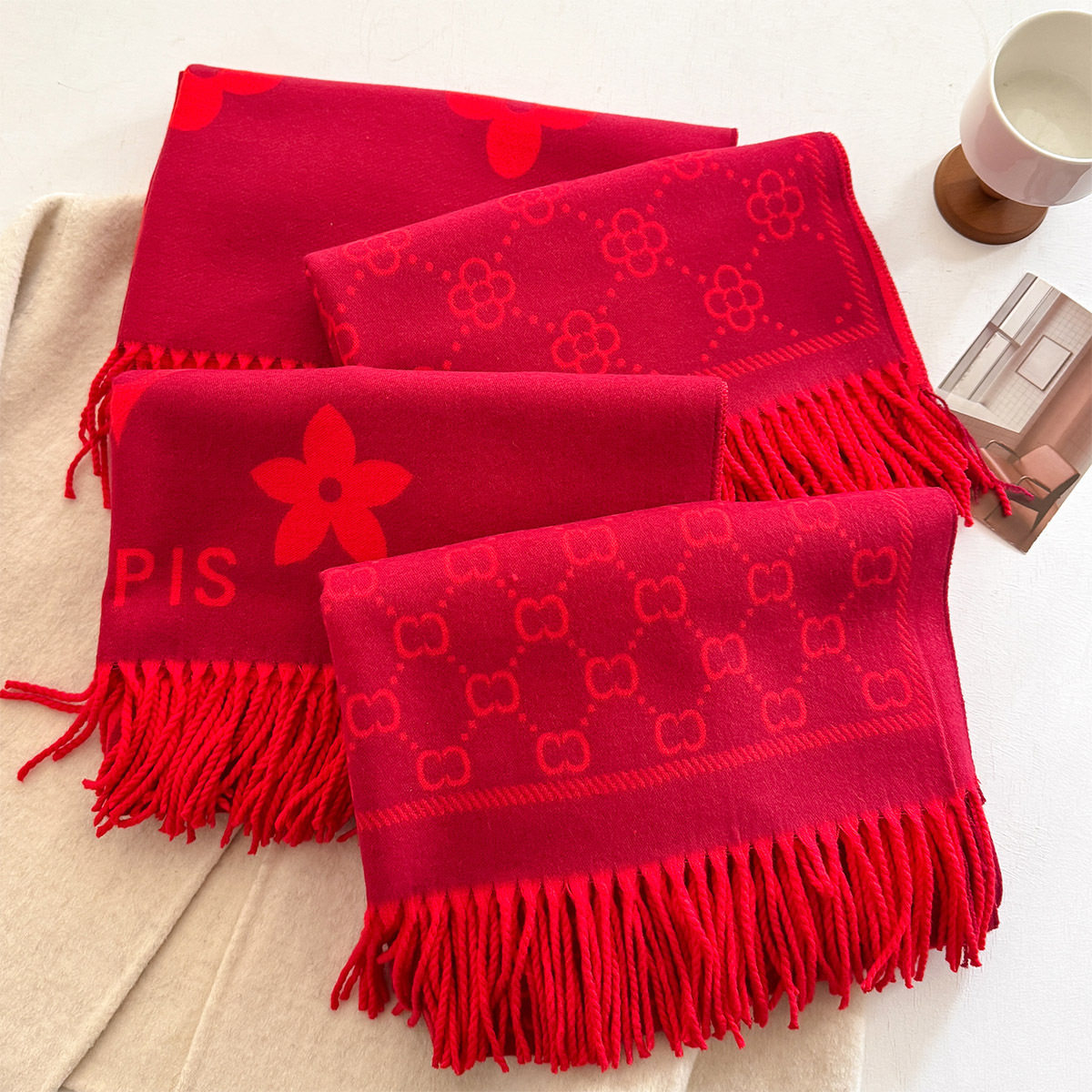 中国红新年仿羊绒围巾女2025冬季新款本命年喜庆红色加厚保暖围脖,淘宝优惠券,粉丝福利购,淘宝优惠卷