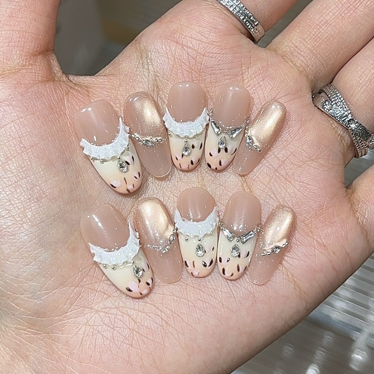 浪妞美甲蜜糖白桃甜欲风粉白豹纹法式蜜桃猫眼碎钻裙摆绝美穿戴甲,淘宝优惠券,粉丝福利购,淘宝优惠卷