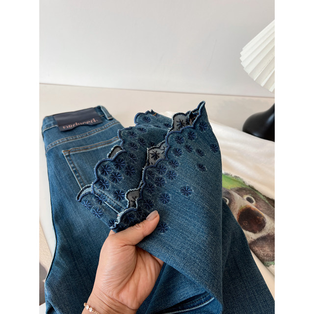 Retro niche embroidered jeans ແອວສູງສໍາລັບແມ່ຍິງ slim ດູໃບໄມ້ລົ່ນ