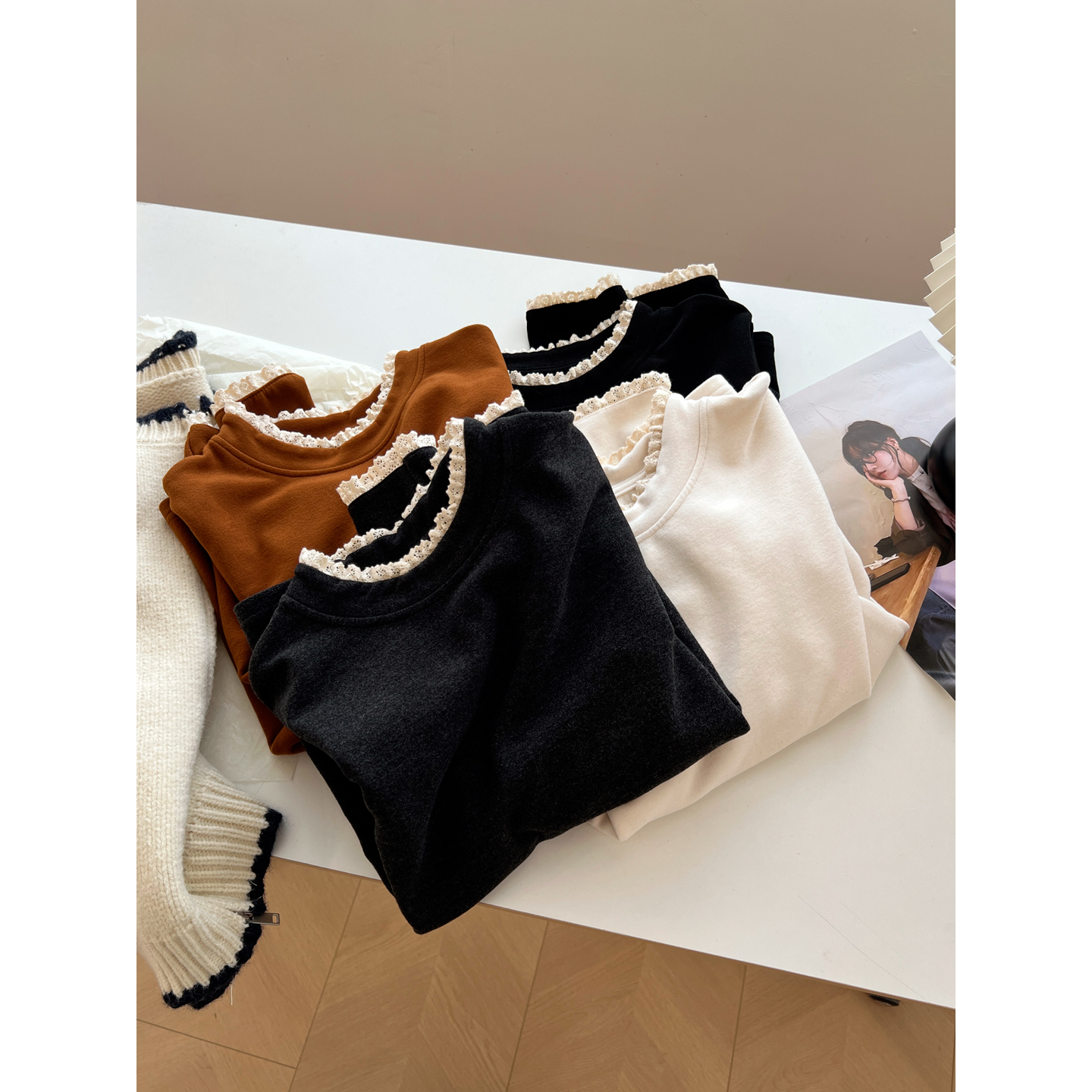 韩版假两件领口花边澳绒长袖T恤女小众内搭打底衫上衣冬季新款潮 - 图0